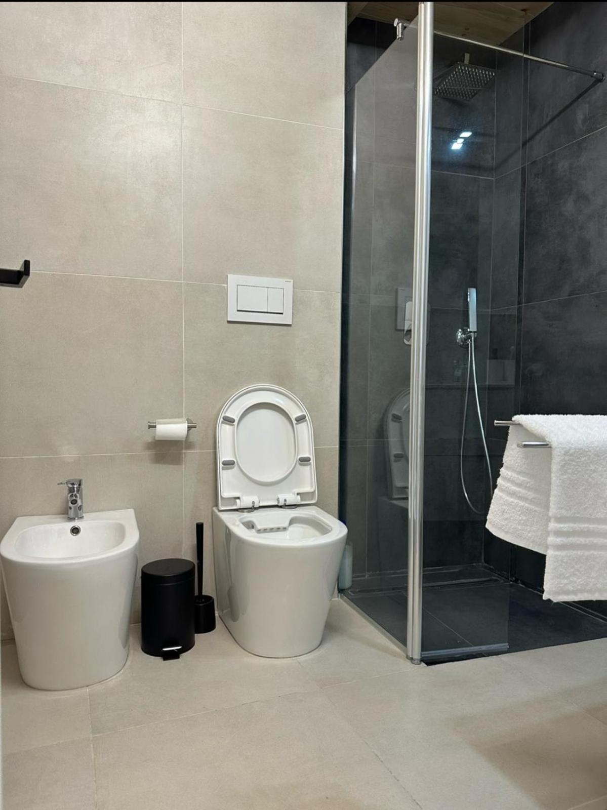Mosaic Inn Генуа Екстериор снимка